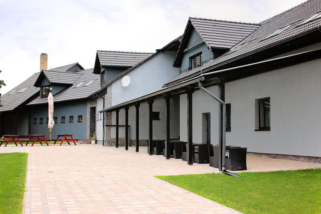 Penzion Bowten Secovce Exterior foto